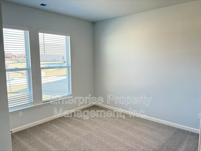 Building Photo - 85 Burr Oak Cv