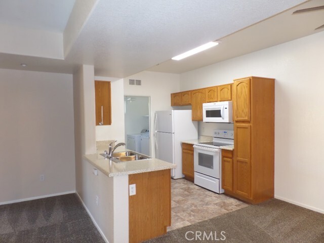 Foto del edificio - 41410 Juniper St