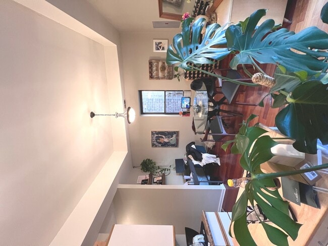 Foto del edificio - 2303 W North Ave