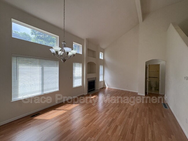Building Photo - 12247 Crabapple St