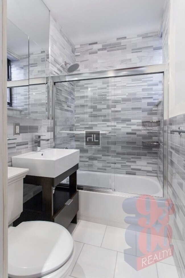 Foto del edificio - E 50TH ST.