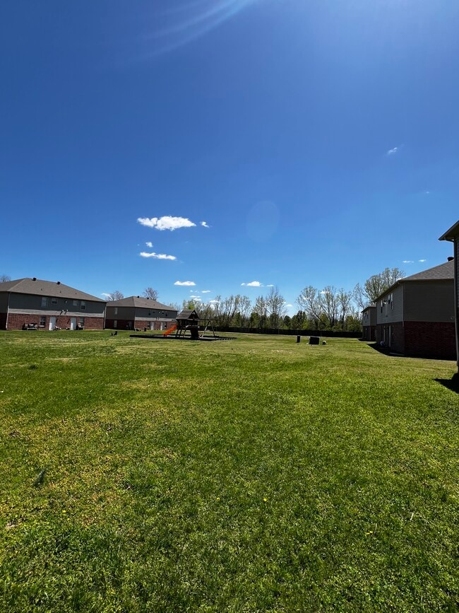 Foto del edificio - C&W Cheema Village