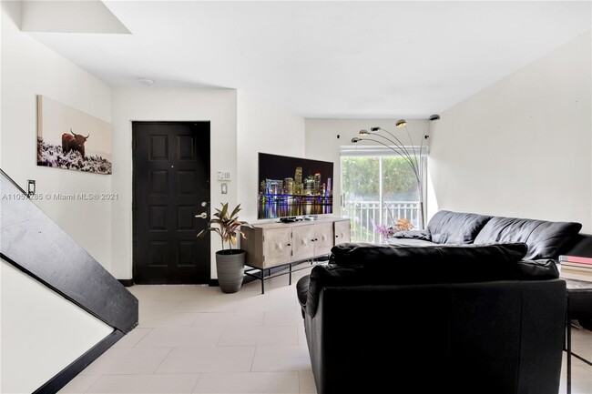 Foto del edificio - 8660 NW 6th Ln