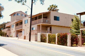 Building Photo - 1823 Armour Ln