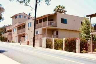 Building Photo - 1823 Armour Ln