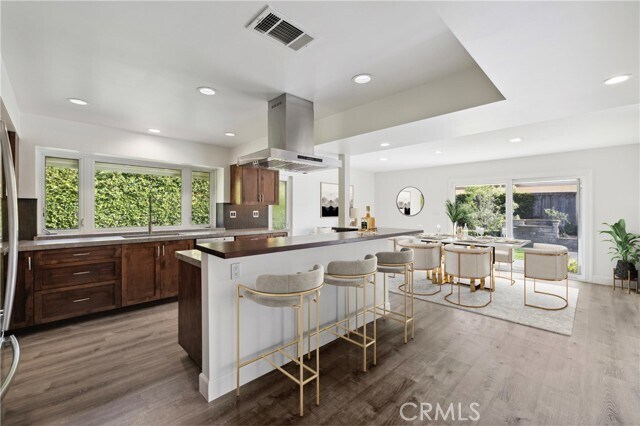 Foto del edificio - 1800 Tradewinds Ln
