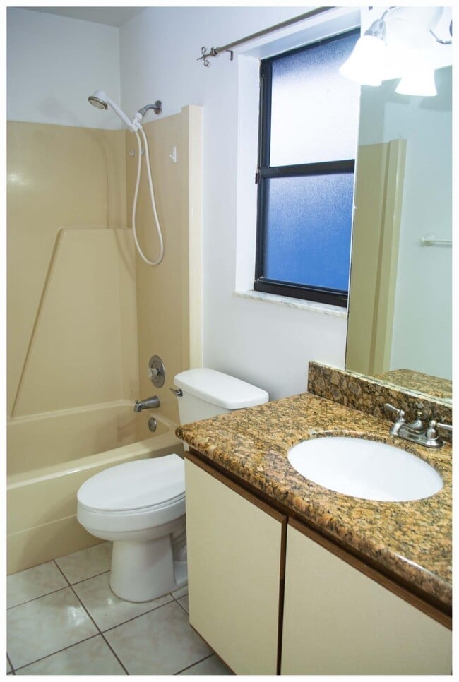 Building Photo - 1061 Goldenrod Rd