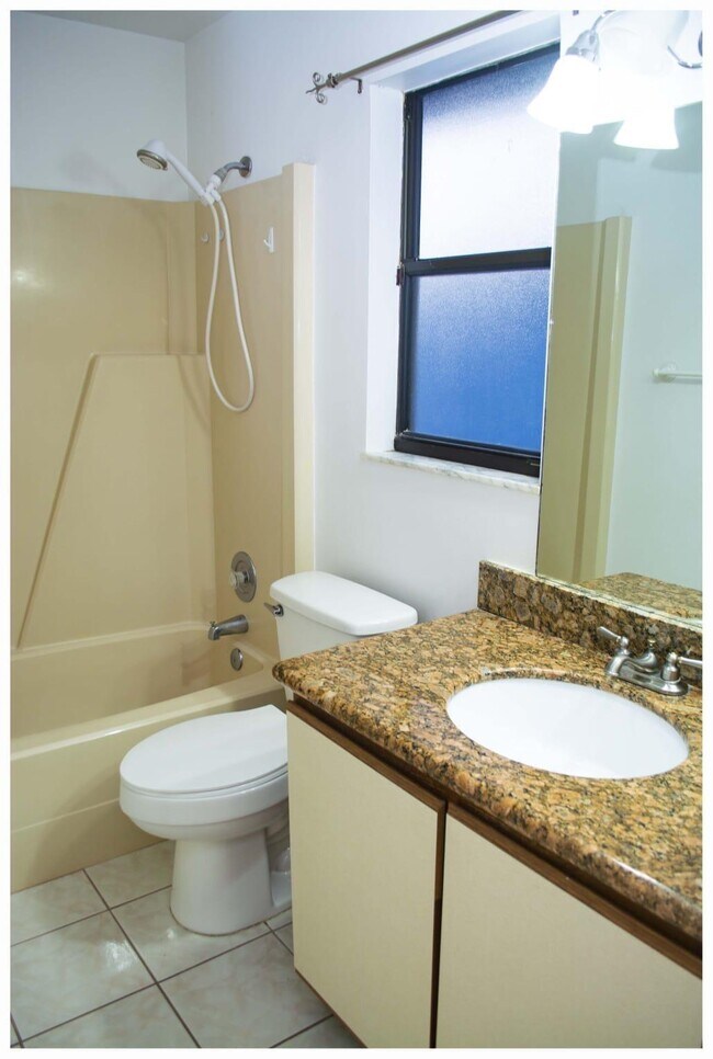 Foto del edificio - 1061 Goldenrod Rd