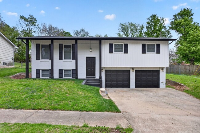 Building Photo - 3200 Schaffner Dr