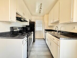 Building Photo - 3555 San Marino St