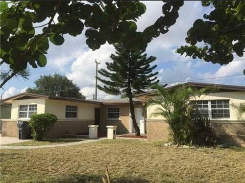 Foto principal - 6701 Allen St