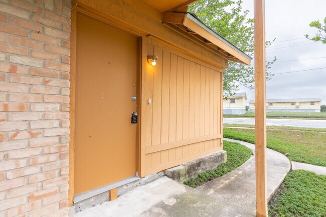 Foto del edificio - 323 W William Cannon Dr