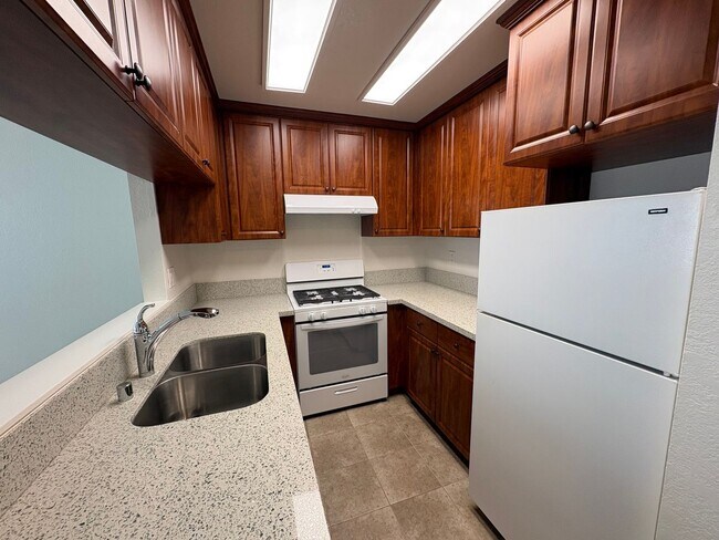 Foto del edificio - Coastal Living in Gated Point Loma  Community