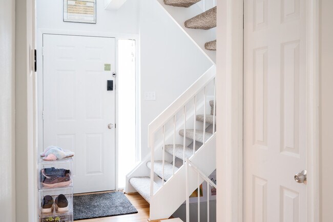 Foto del edificio - 2284 Emerald Heights Ct