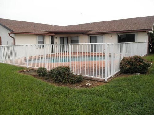 Foto del edificio - 9525 Burlington Pl