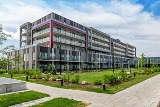 Building Photo - Vista Local