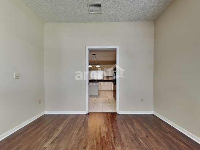 Building Photo - 27216 Coral Springs Dr