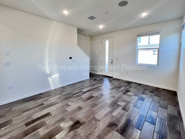 Building Photo - 1544 Farmhouse Ln