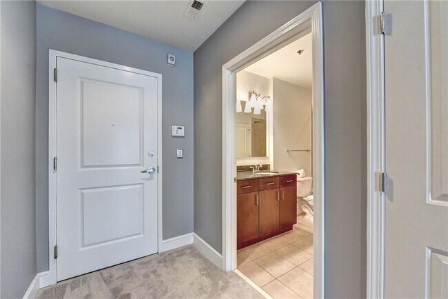 Building Photo - 44 Peachtree Pl NE