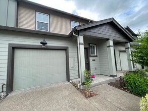 Building Photo - 903 N 18th Ave