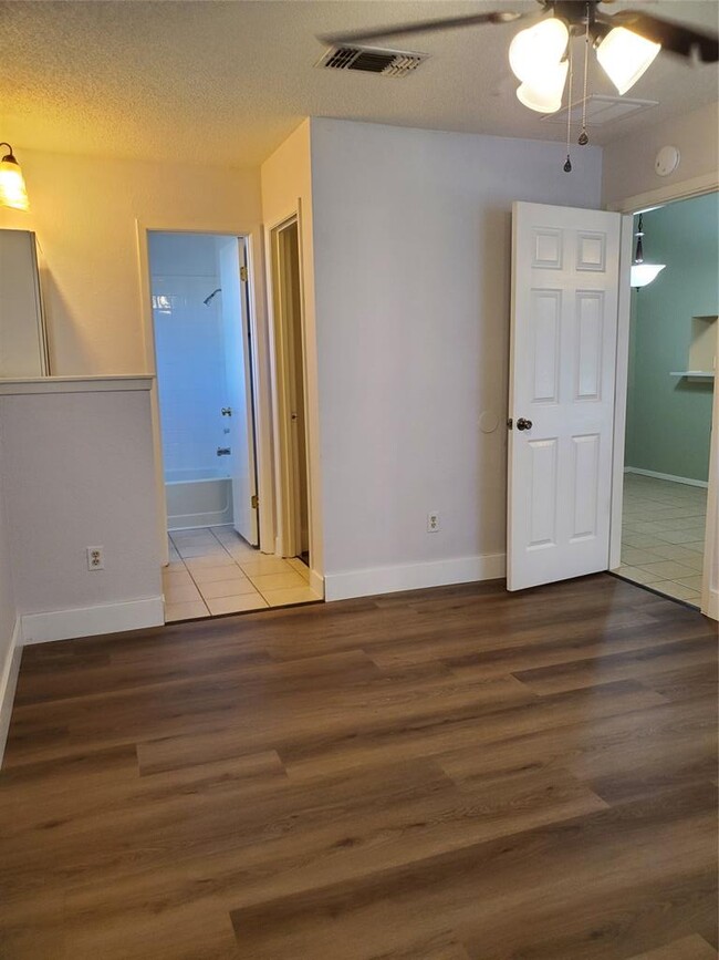 Building Photo - 505 Greenlawn Blvd