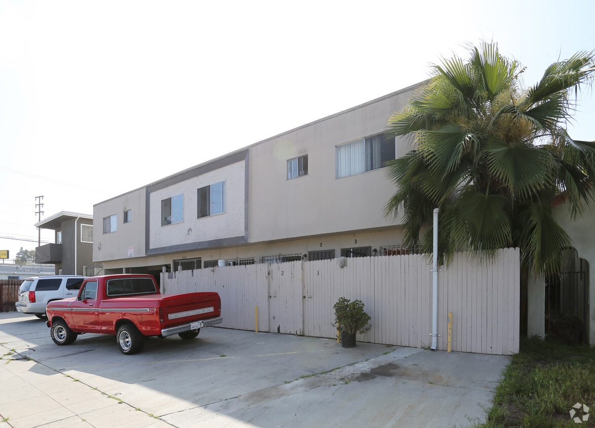 Building Photo - 12420 Greene Ave