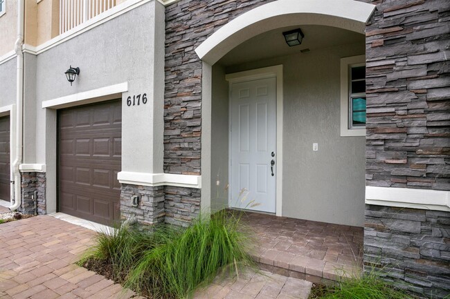 Building Photo - 6176 Portofino Cir
