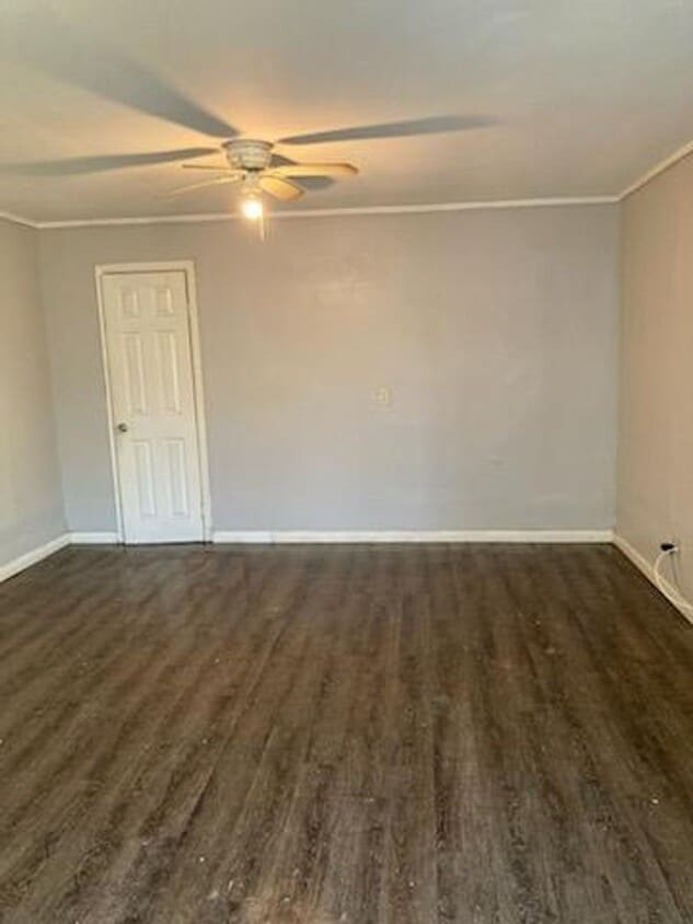 Foto del edificio - 902 W Lakeside Dr