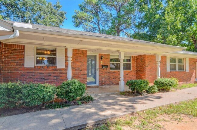 Foto del edificio - 1515 Vine St