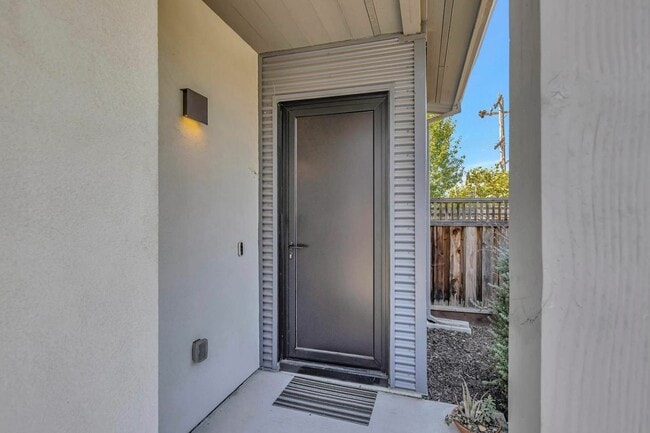 Building Photo - 40 Gateway Ct