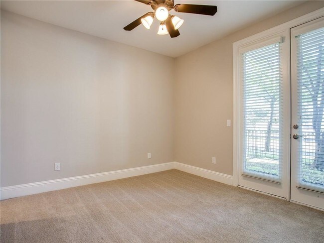 Foto del edificio - 4502 Holland Ave