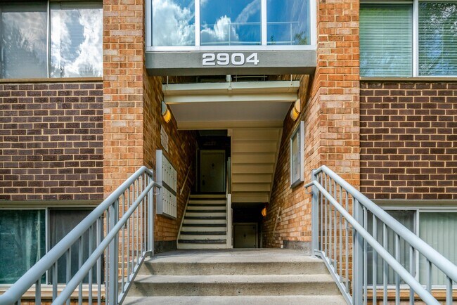 Foto del edificio - 2904 Kings Chapel Rd