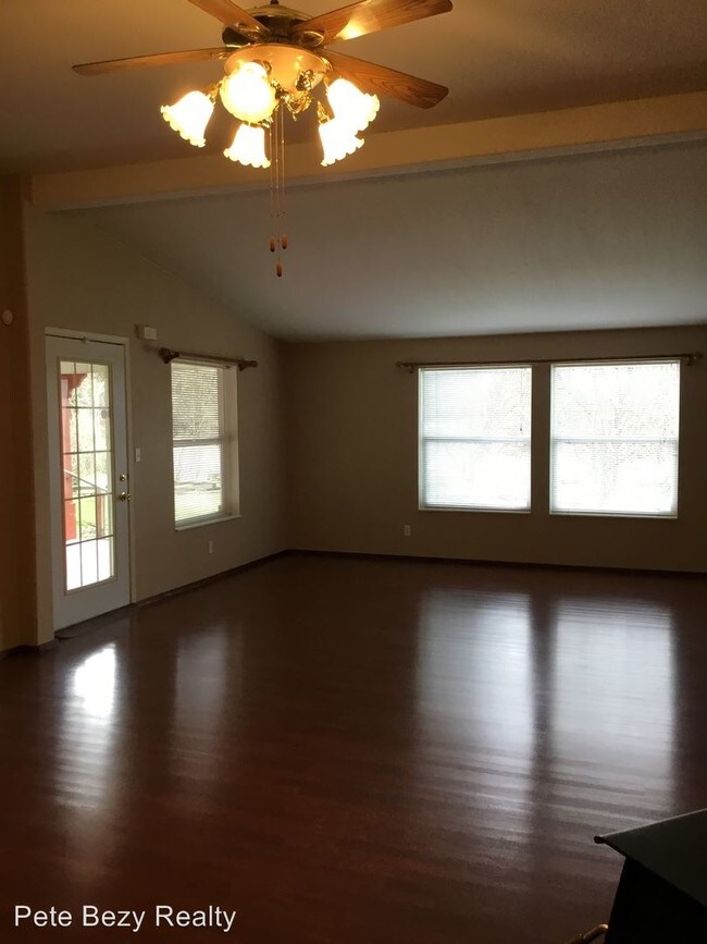 Building Photo - 3 br, 2 bath House - 174 Growlers Gulch Rd
