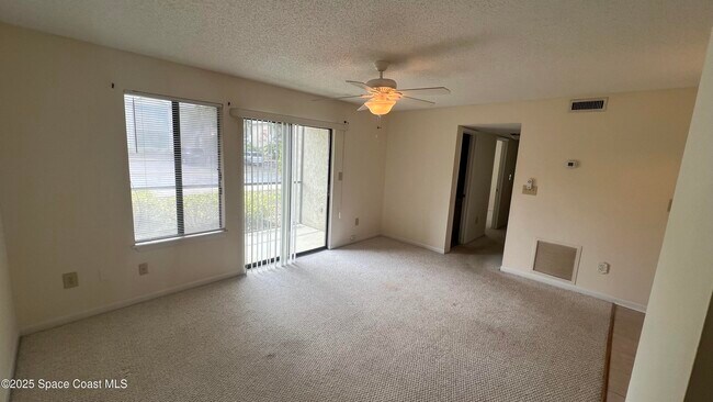 Foto del edificio - 3585 Sable Palm Ln