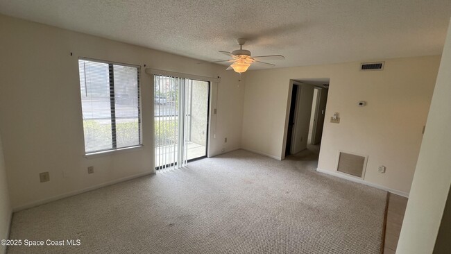 Building Photo - 3585 Sable Palm Ln