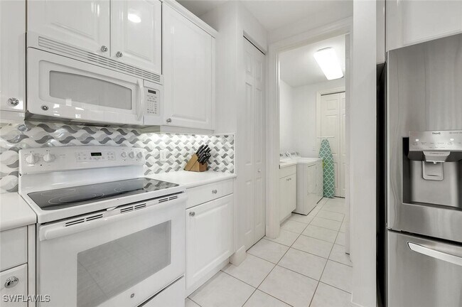 Foto del edificio - 375 5th Ave S