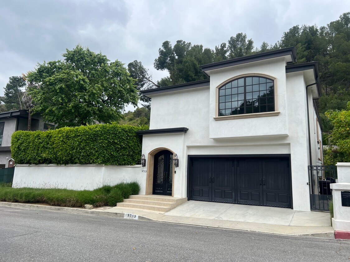 9713 Blantyre Dr, Beverly Hills, CA 90210 House Rental in Beverly