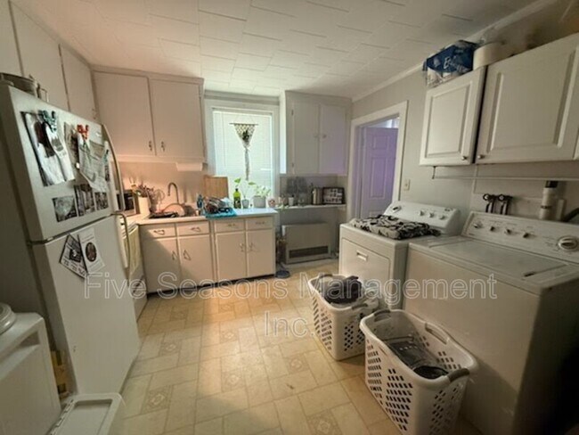 Foto del edificio - 28-30-30 Conger Ave