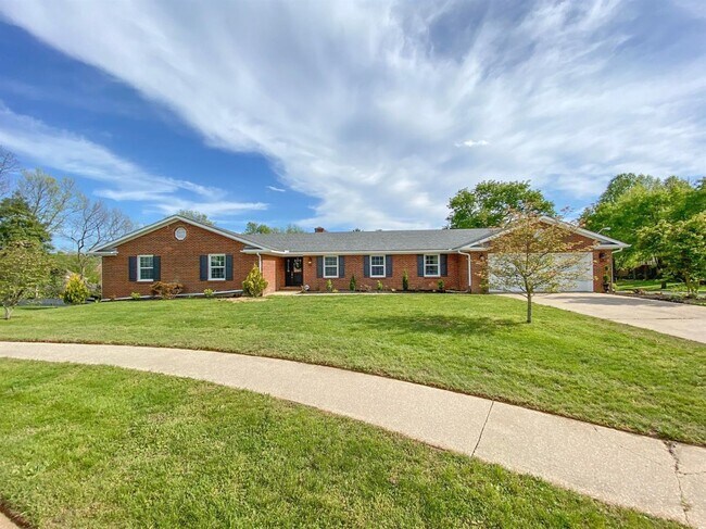 Building Photo - 920 Chinoe Rd