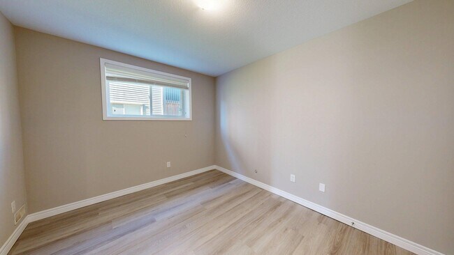 Photo du bâtiment - ONE BEDROOM IN BEAUTIFUL MASONVILLE AREA COMPLEX