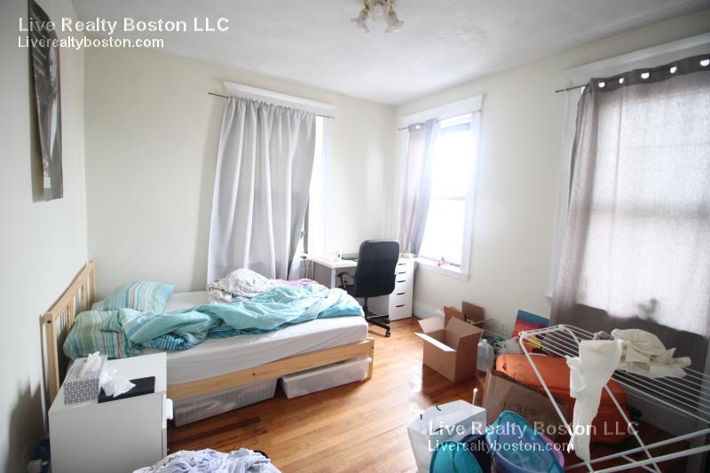Primary Photo - 115 St Stephen St
