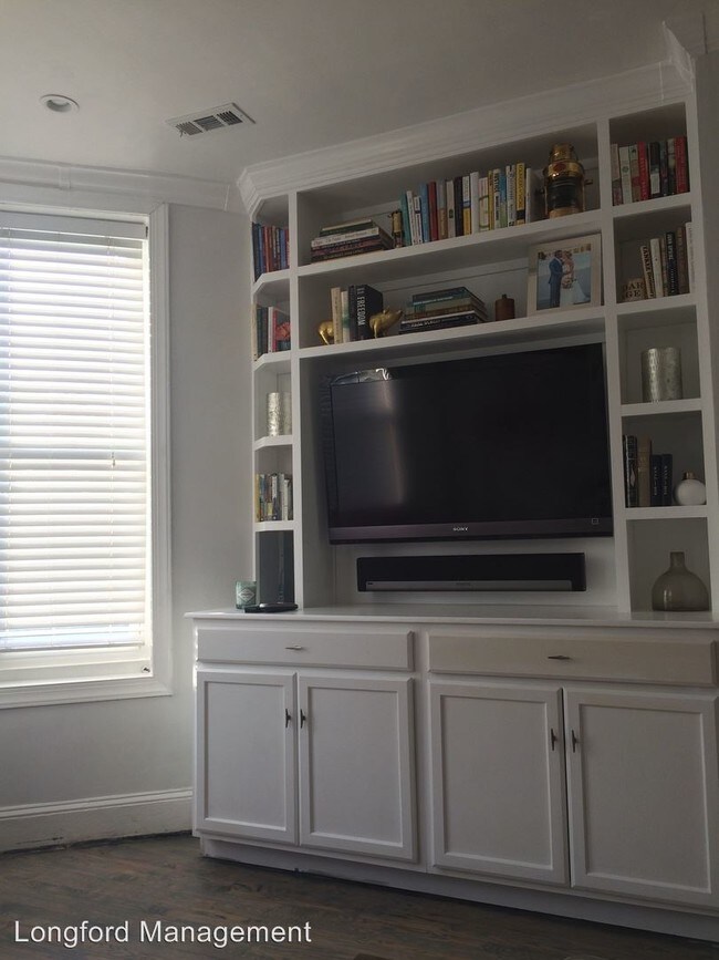 Building Photo - 1207 6th St NE