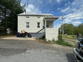 Building Photo - 4 Oakley St