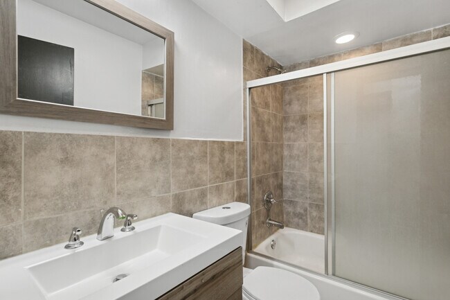 Building Photo - 55 W Ann St