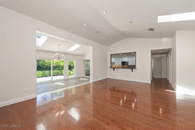 Foto del edificio - 2252 Royal Ln