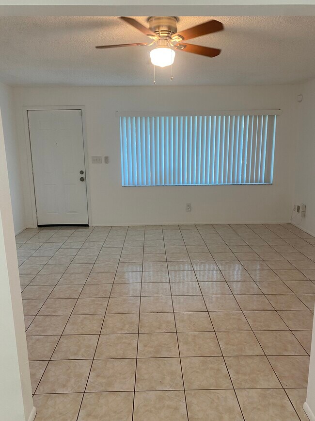 Building Photo - 2255 8th Ter