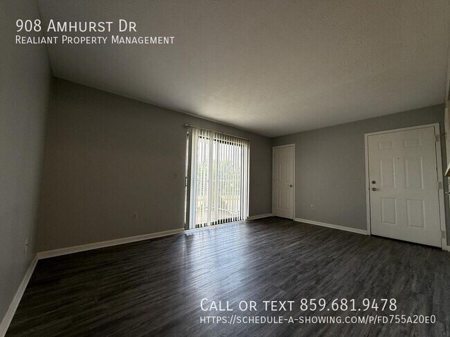 Foto del edificio - 908 Amhurst Dr