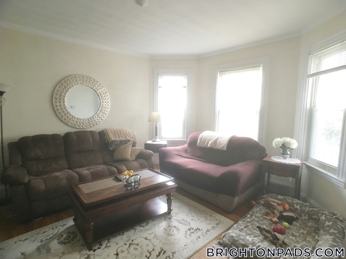 Primary Photo - 75 Elmira St