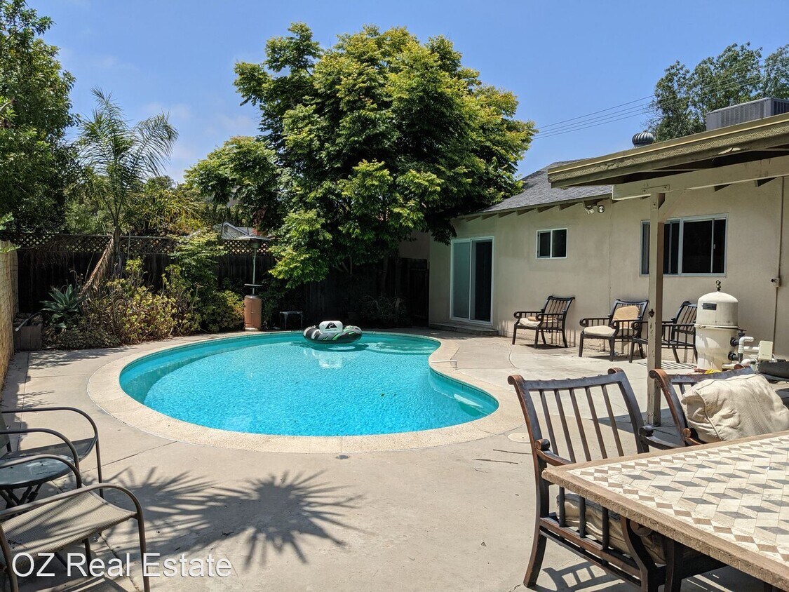 Foto principal - 5 br, 2 bath House - 4865 Campanile Drive