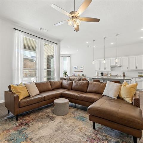 Foto del edificio - 630 Claverton Ln
